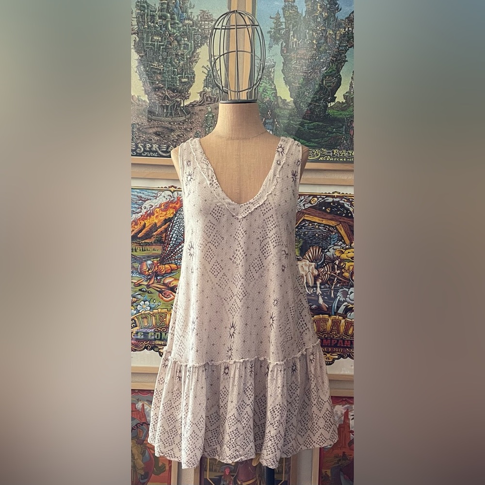Free People beige v-neck slip dress size large.